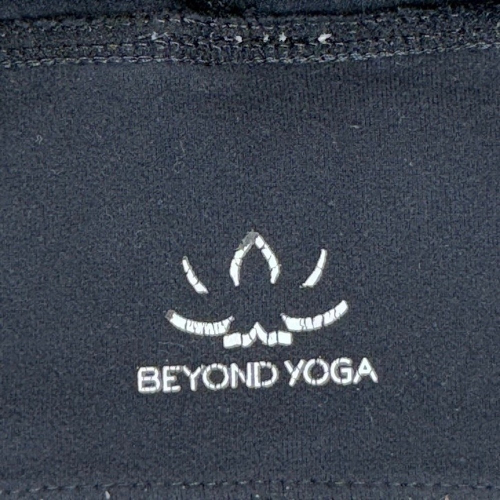 Beyond Yoga Pants Womens Size S Cropped Flare Black Athleisure Yoga Activewear - Picture 3 of 8